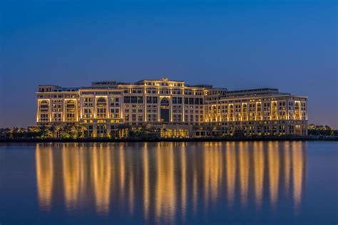 buy versace palace ad dawḩah